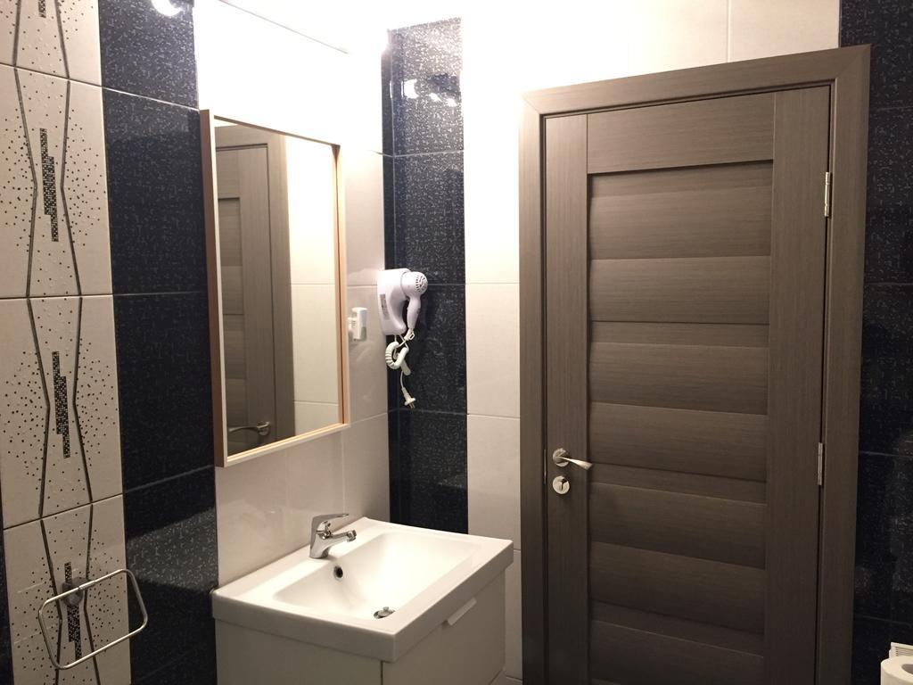 Hotel Mic Βουκουρέστι Δωμάτιο φωτογραφία