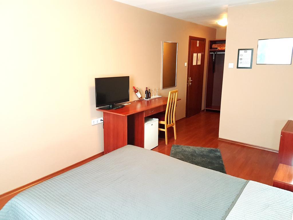 Hotel Mic Βουκουρέστι Εξωτερικό φωτογραφία